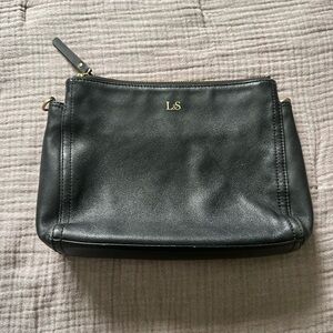 Lo & Sons Black Crossbody Bag